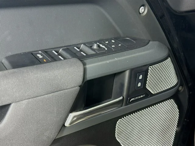Used 2023 Black Land Rover X-Dynamic SE image 20