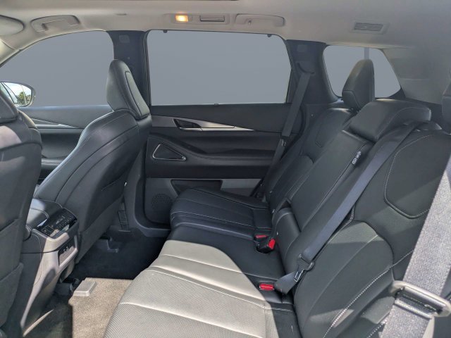 Used 2025 Gray INFINITI LUXE image 15