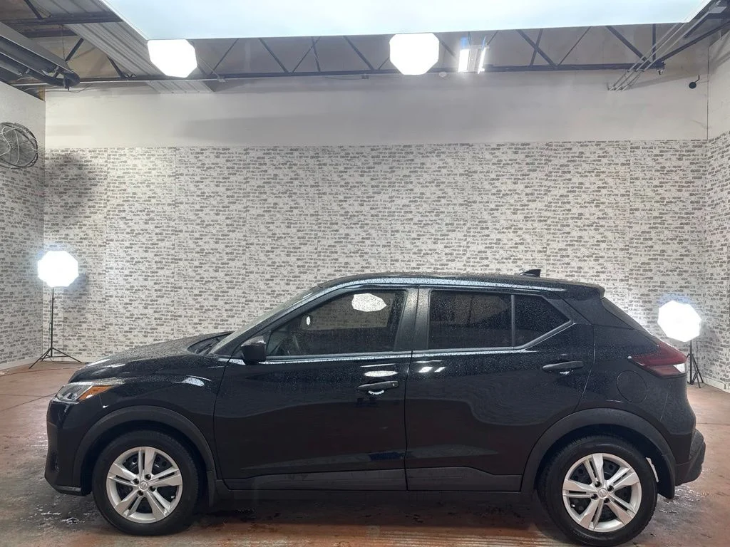 Used 2021 Super Black Nissan S image 4