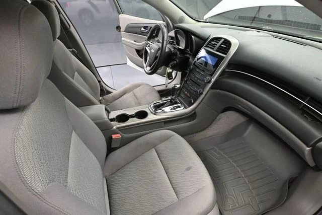 Used 2013 White Chevrolet LS image 38