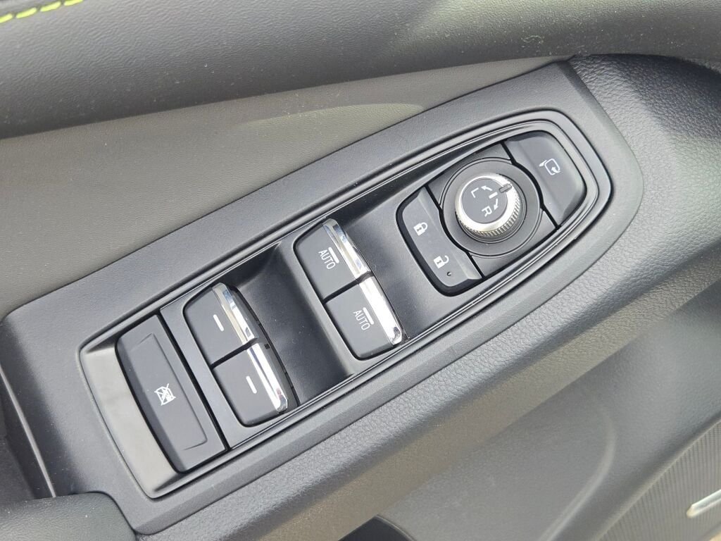 Used 2024 White Subaru Onyx Edition image 21