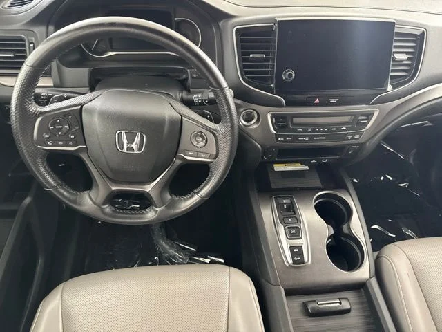 Used 2023 White Honda EX-L image 29