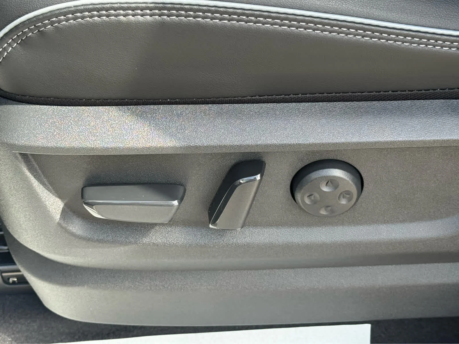 New 2027 DYNAMIC METAL INFINITI Luxe 2WD image 17