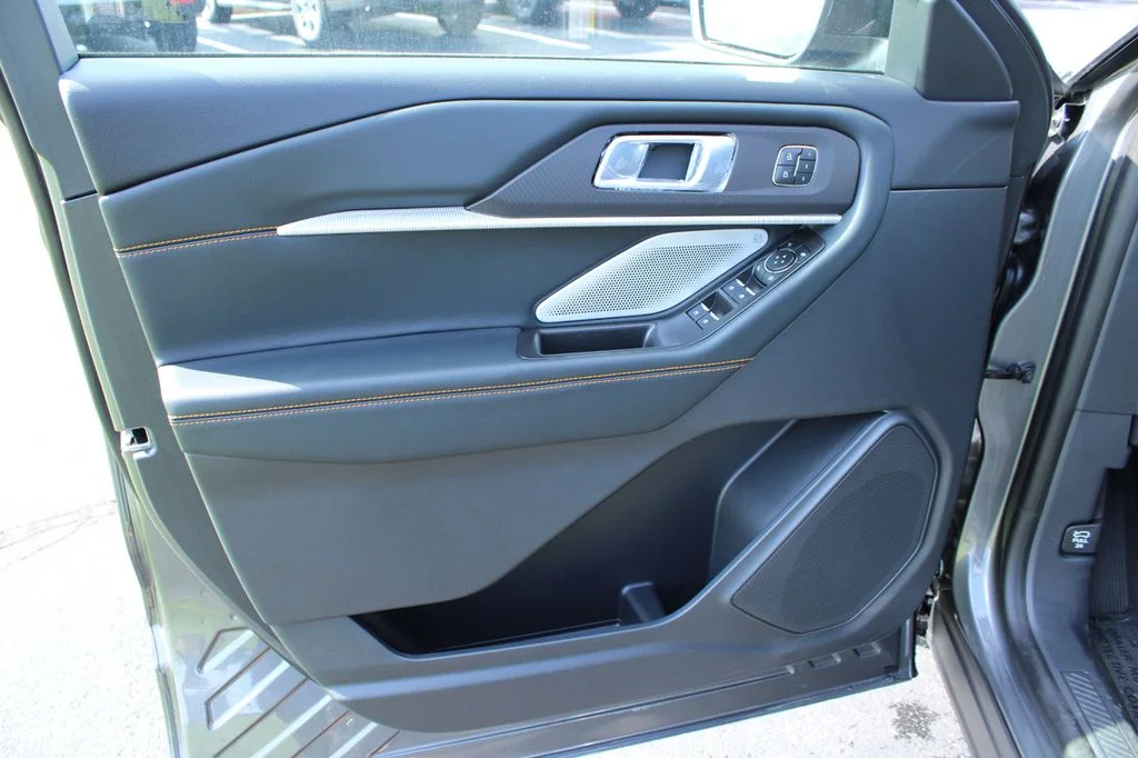 New 2026 Carbonized Gray Metallic Ford Tremor® image 35