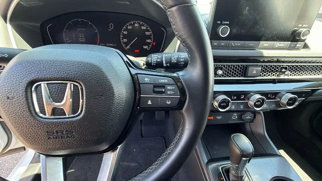 Used 2024 White Honda EX-L image 26