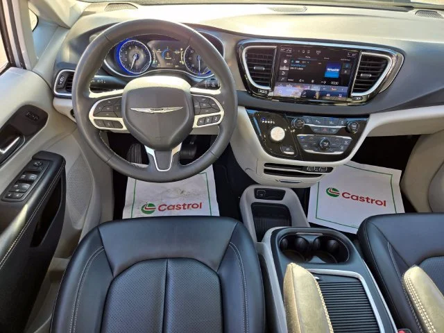 Used 2024 Silver Chrysler Touring L image 13