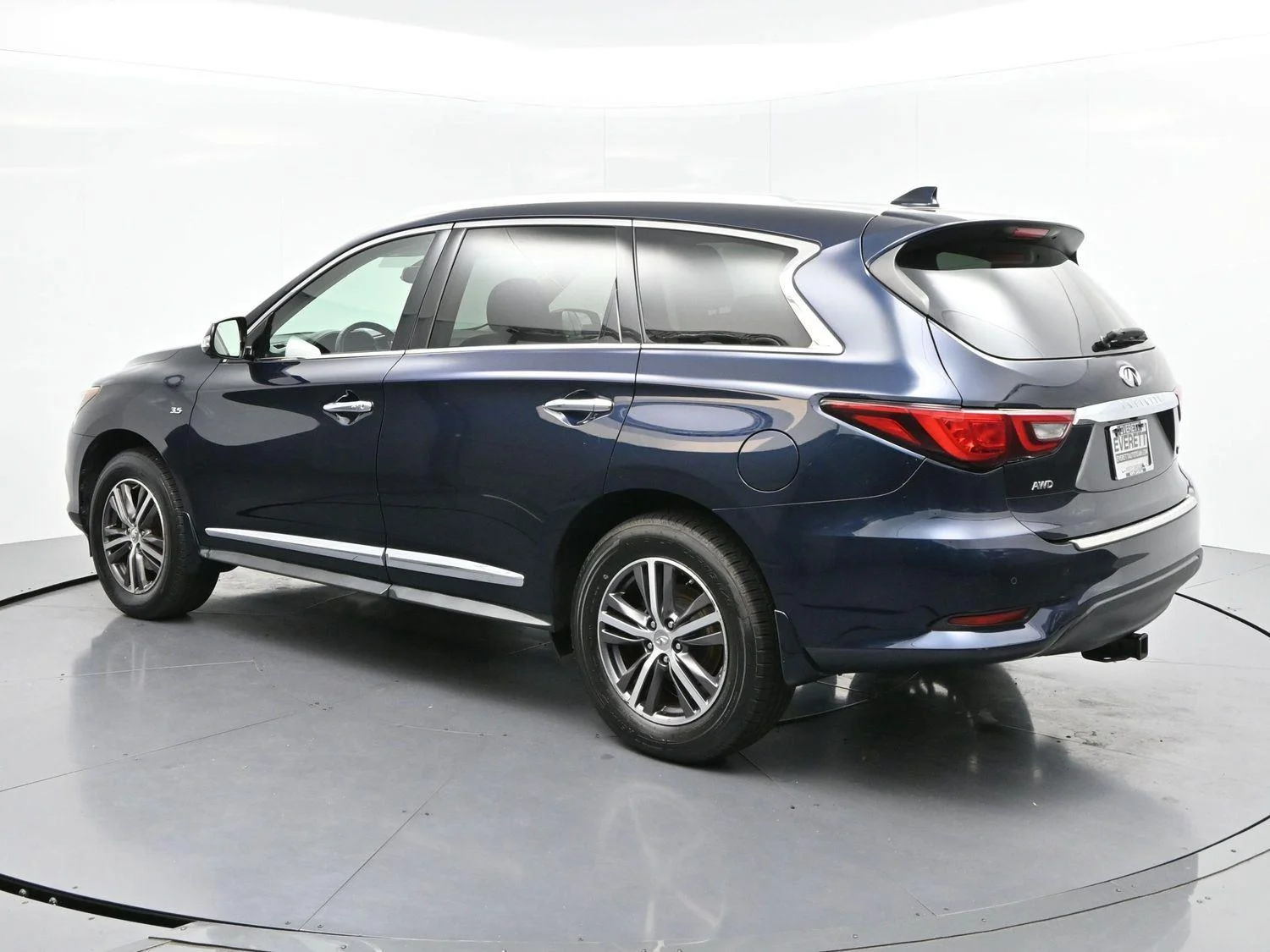Used 2019 Hermosa Blue INFINITI LUXE image 5
