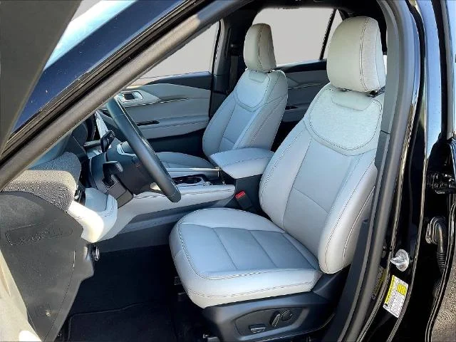 New 2027 Agate Black Metallic Ford Active image 70