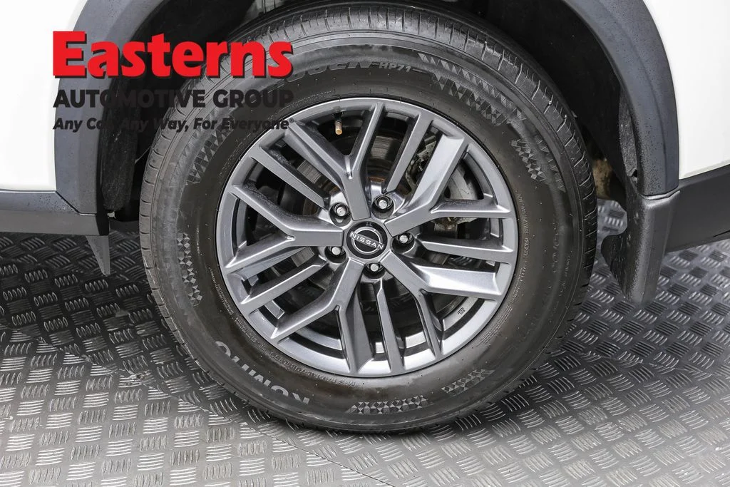 Used 2023 White Nissan S image 8