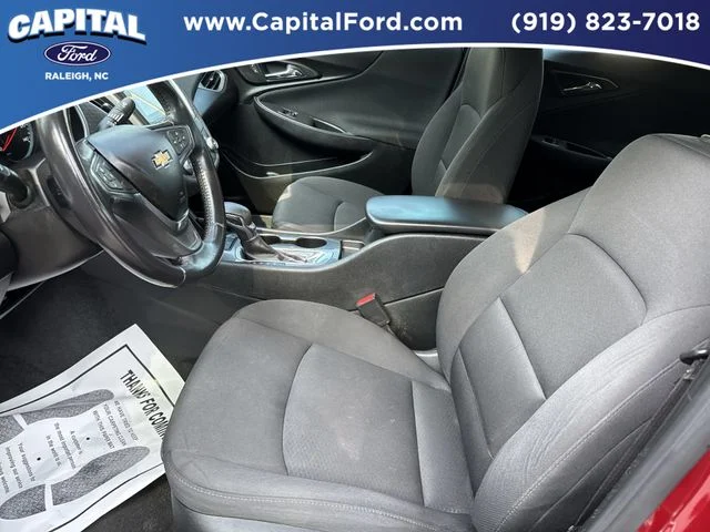 Used 2021 Red Chevrolet RS image 19