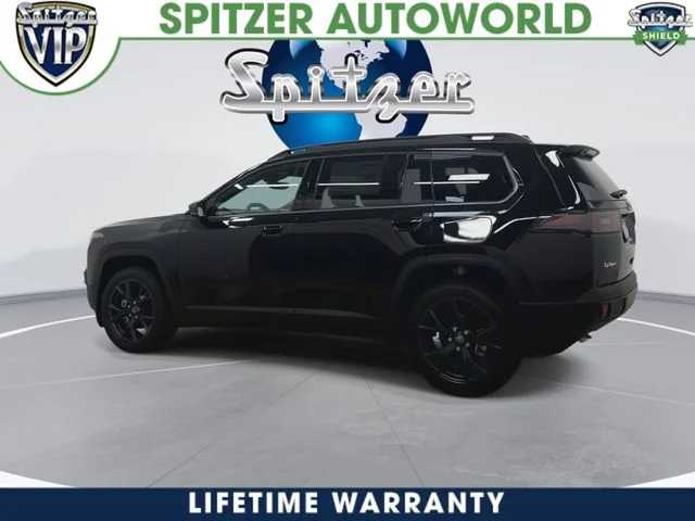 New 2026 Diamond Black Crystal Pearlcoat Jeep Laredo image 8