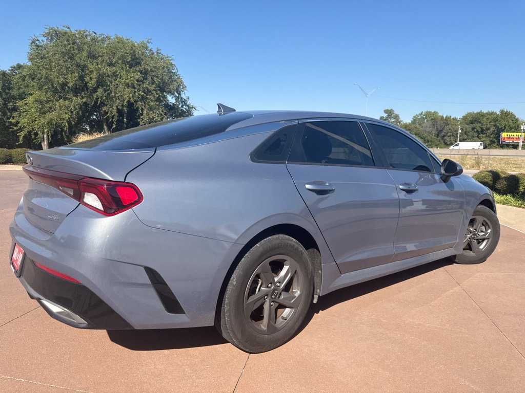 Used 2021 Silver Kia LXS image 4