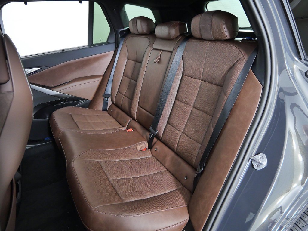New 2027 Dravit Grey Metallic BMW  image 28