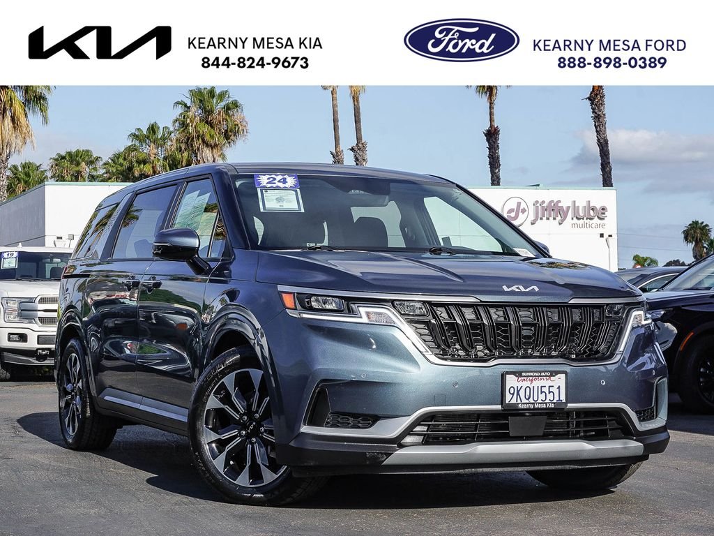 2024 Kia Sedona EX's photo