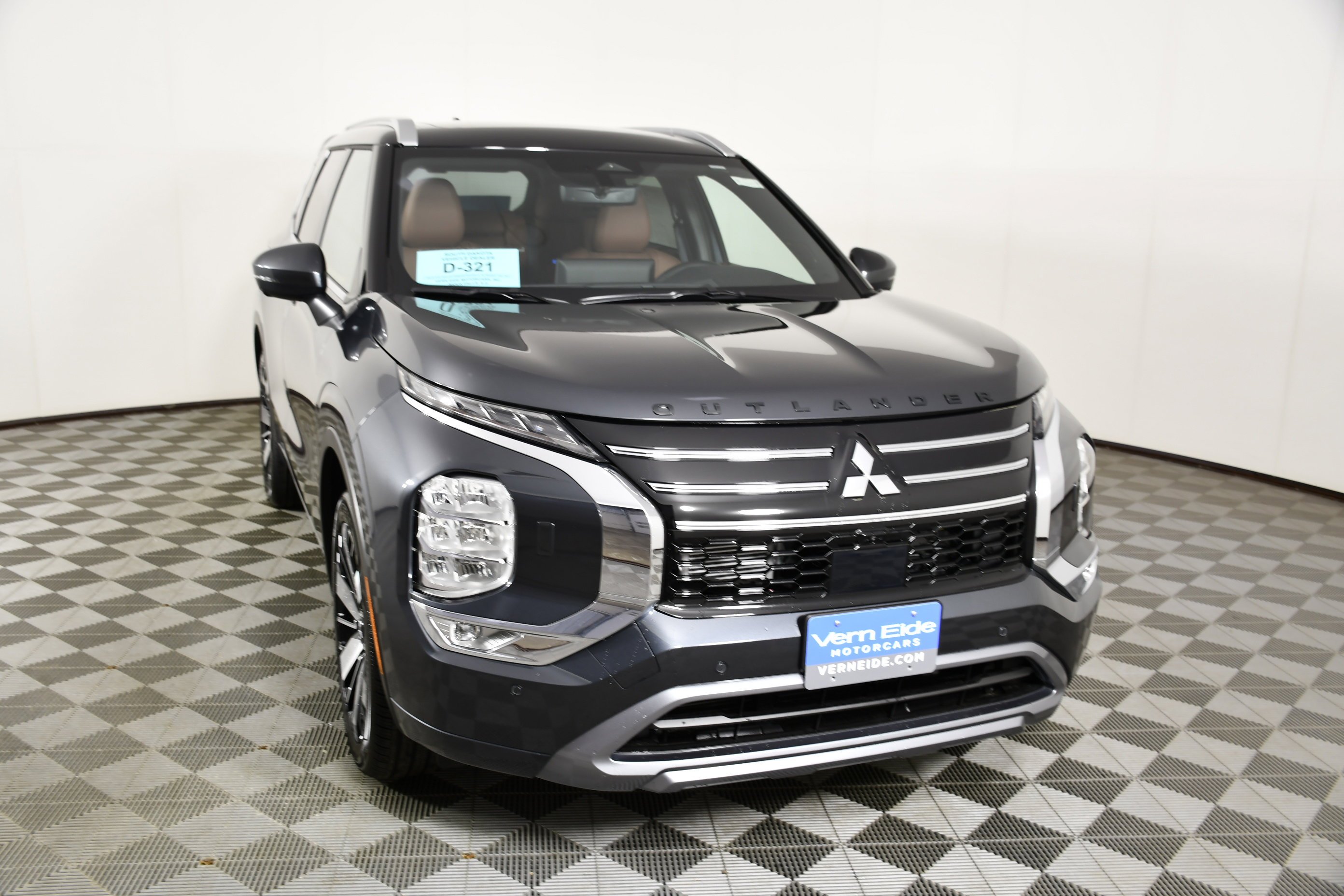 New 2026 Graphite Gray/Black Roof Mitsubishi SEL image 3