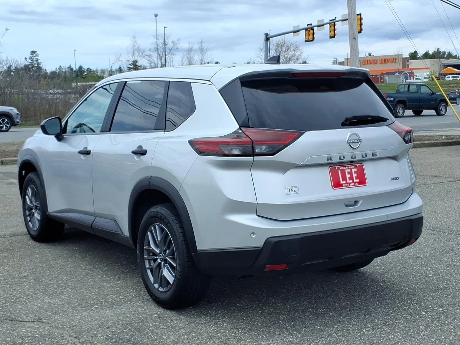 Used 2024 Brilliant Silver Metallic Nissan S image 7