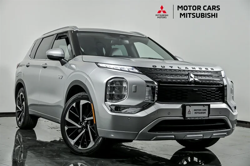 Used 2023 Alloy Silver Metallic Mitsubishi SEL image 1