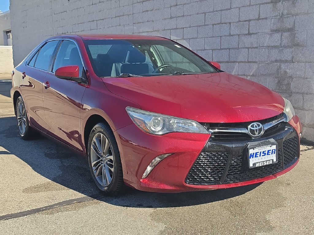 Used 2015 Red Toyota SE image 14