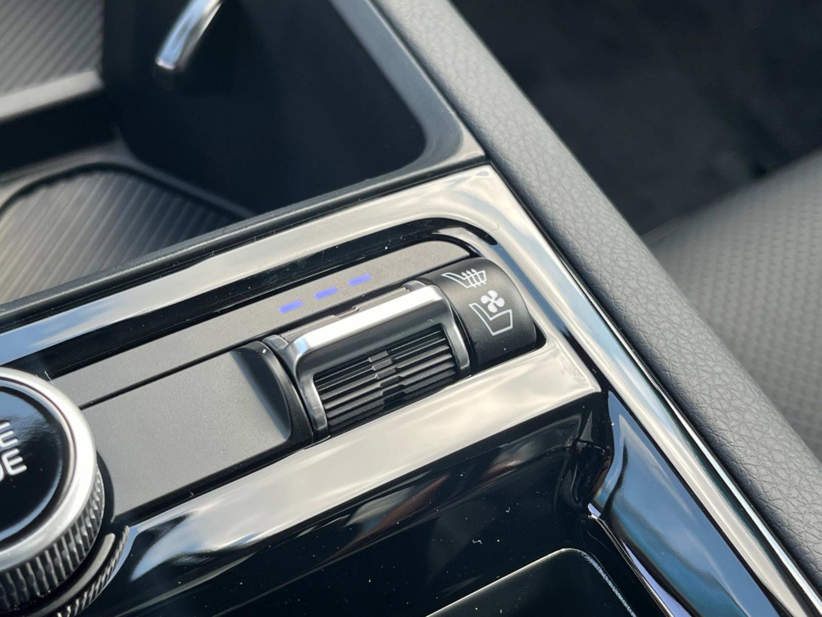 2025 Kia K5 EX - Photo 32