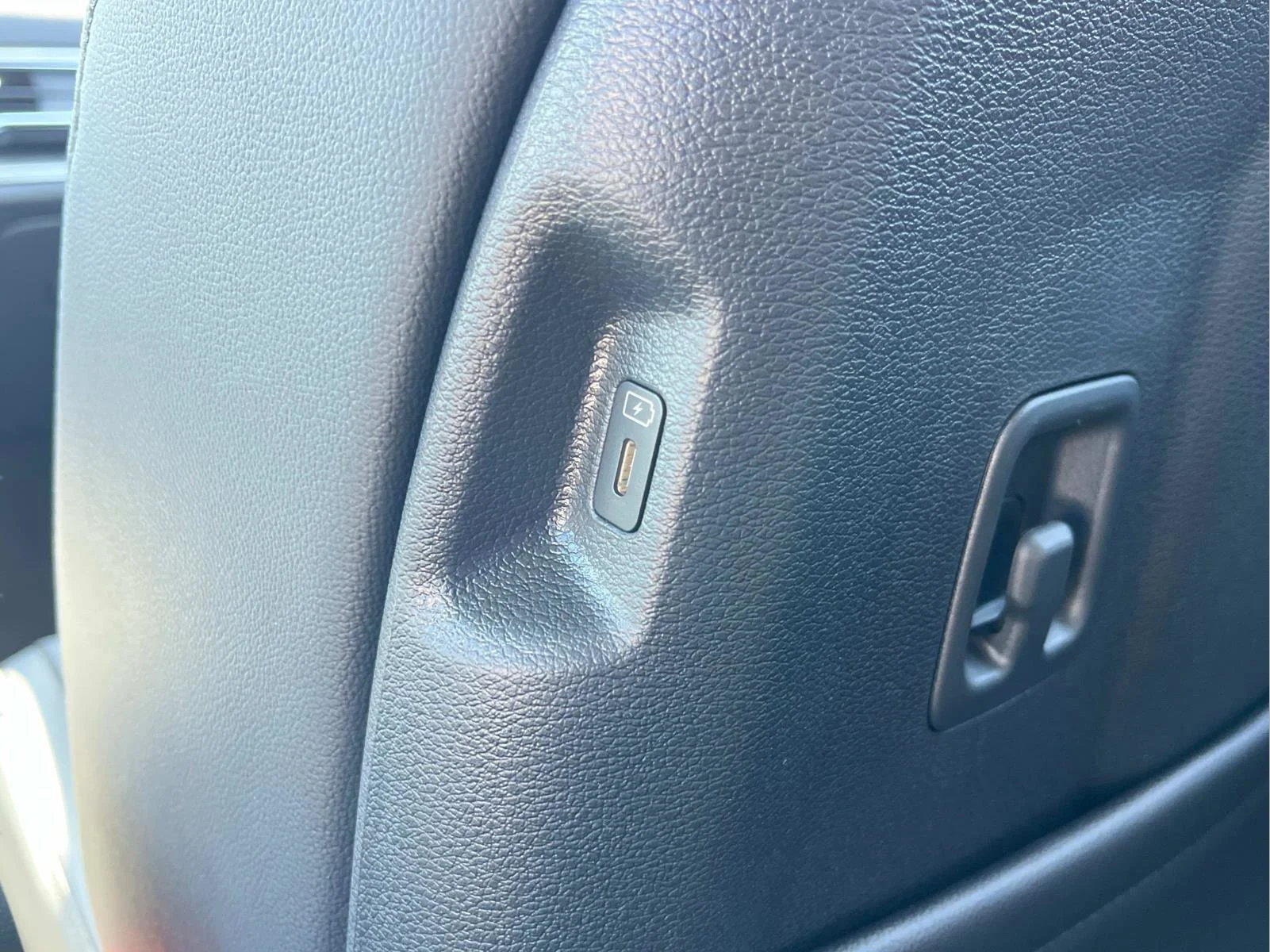 2025 Kia Sportage EX Hybrid - Photo 18