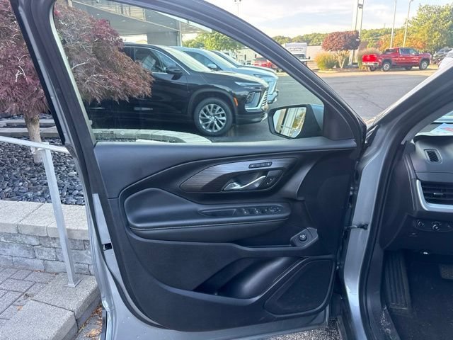 Used 2024 Sterling Metallic GMC SLT image 8