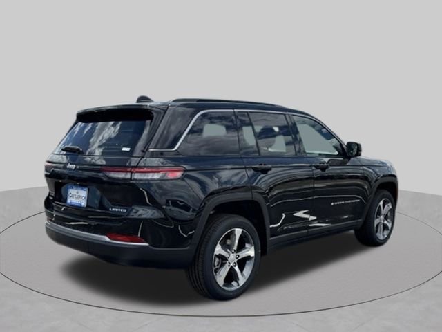 New 2026 Diamond Black Crystal Pearl-Coat Exterior Paint Jeep Limited image 5