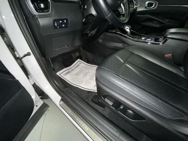 Used 2021 White Kia SX image 12