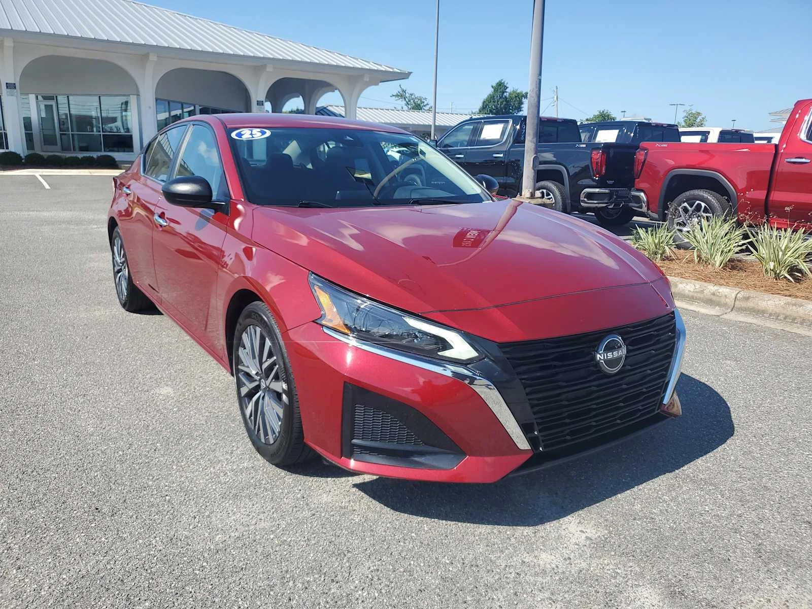 Used 2025 Gray Nissan SV image 8