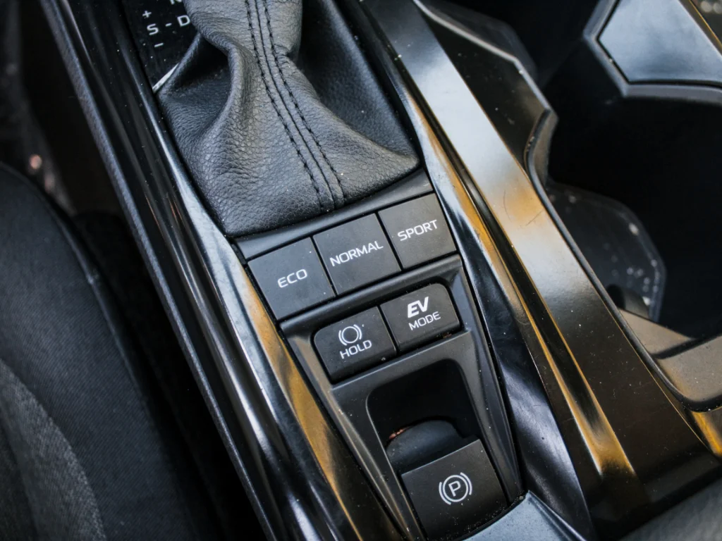 Used 2025 Wind Chill Pearl Toyota XSE image 20