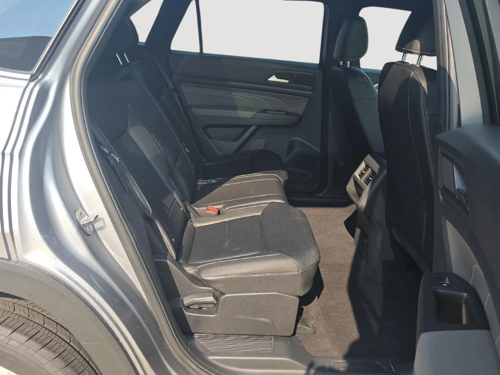 Used 2023 Silver Volkswagen 2.0T SE w/Technology image 11