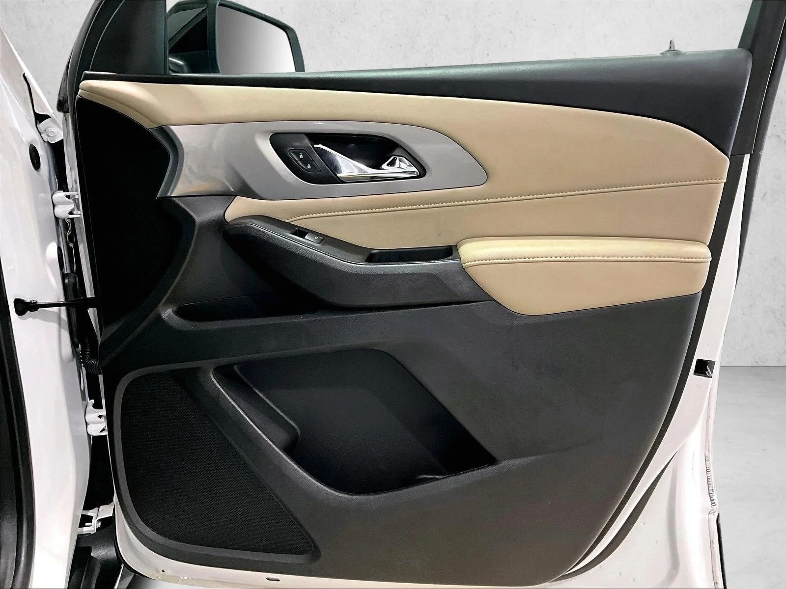 Used 2023 Summit White Chevrolet LS image 19