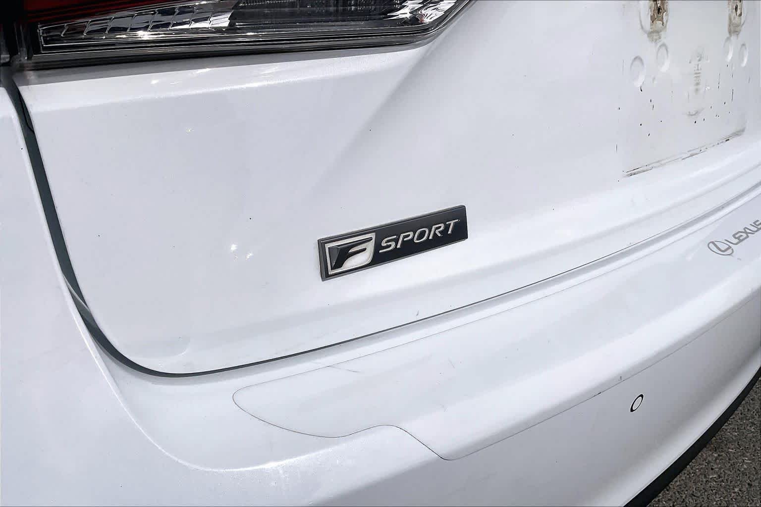 Used 2018 Ultra White Lexus  image 9