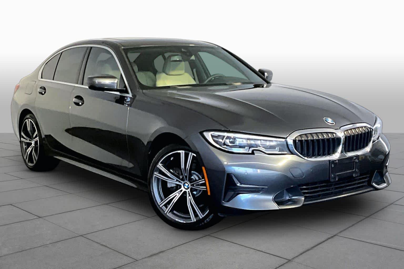 Used 2020 Mineral Gray Metallic BMW 330i xDrive image 3