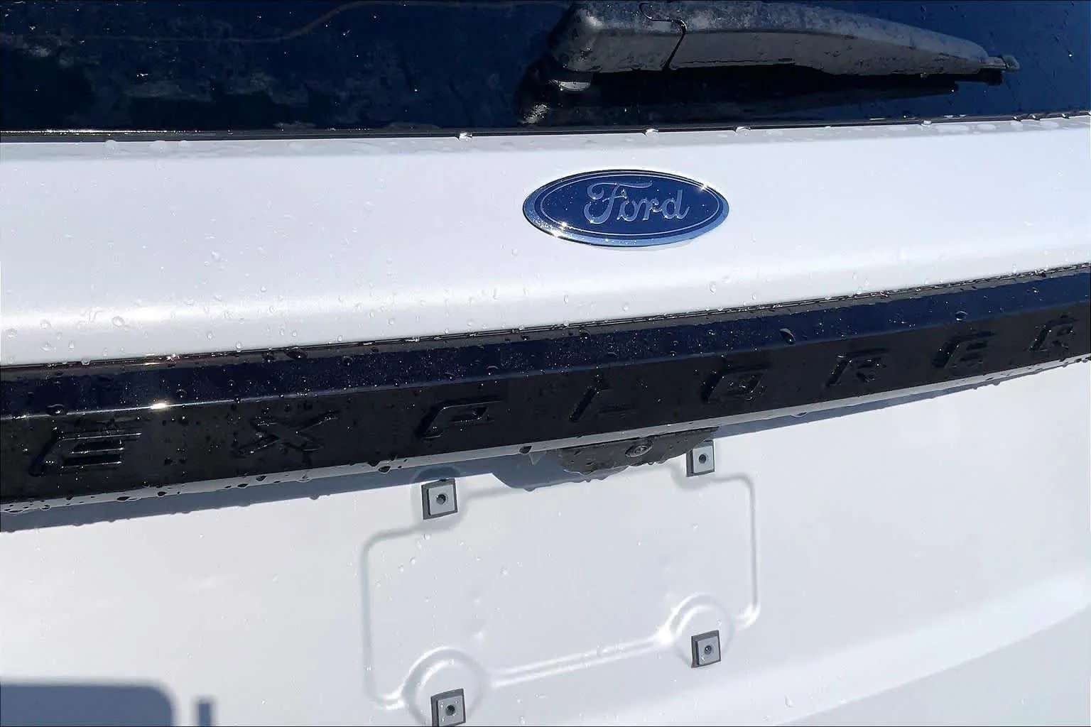 New 2026 Space White Metallic Ford ST-Line image 6
