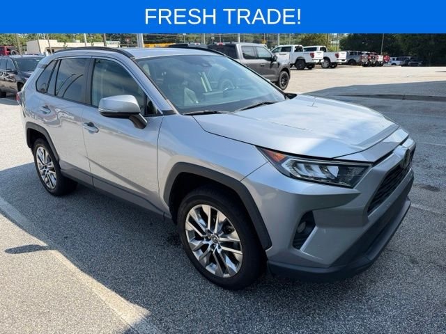 Used 2020 Silver Sky Metallic Toyota XLE Premium image 1