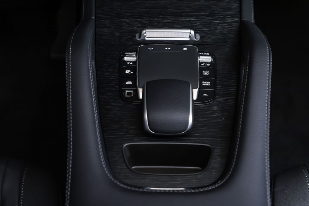 New 2026 MANUFAKTUR Moonlight White Magno Mercedes-Benz GLE 450 image 17