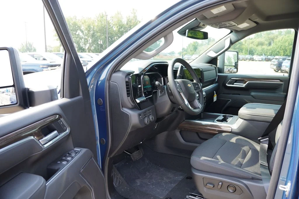 2026 Chevrolet Silverado 3500 HD LT - Photo 10