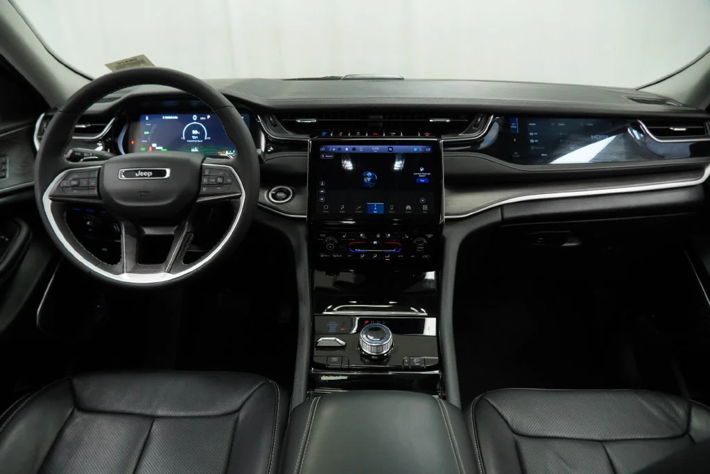 Used 2023 White Jeep 4xe image 2