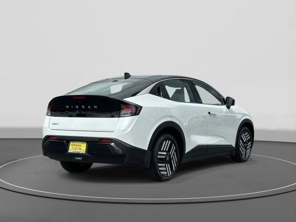 New 2026 Everest White Pearl Tricoat/Black Nissan SV+ image 4