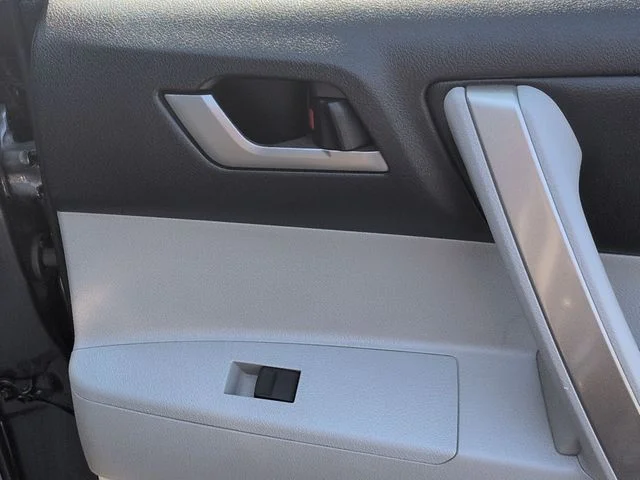 Used 2013 Gray Toyota SE image 33