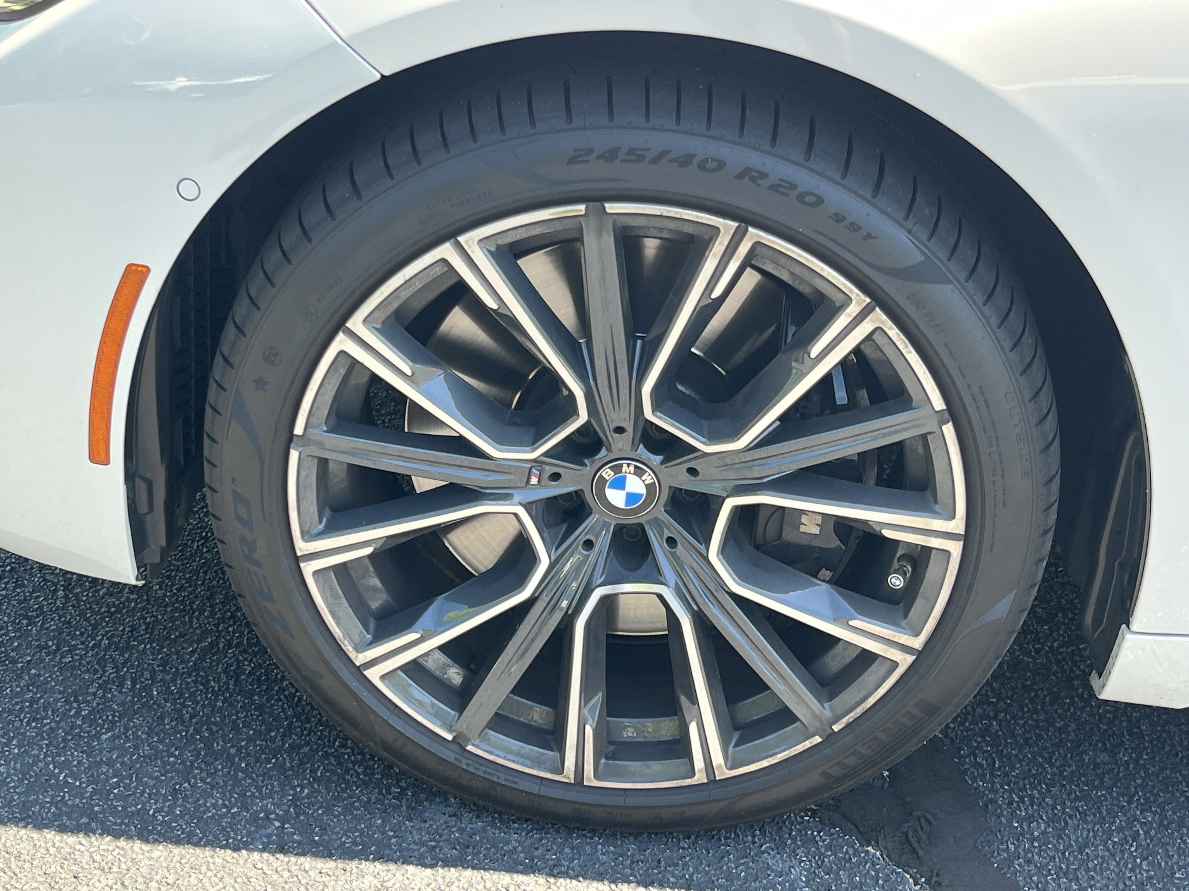 Used 2021 Mineral White Metallic BMW 750i xDrive image 34