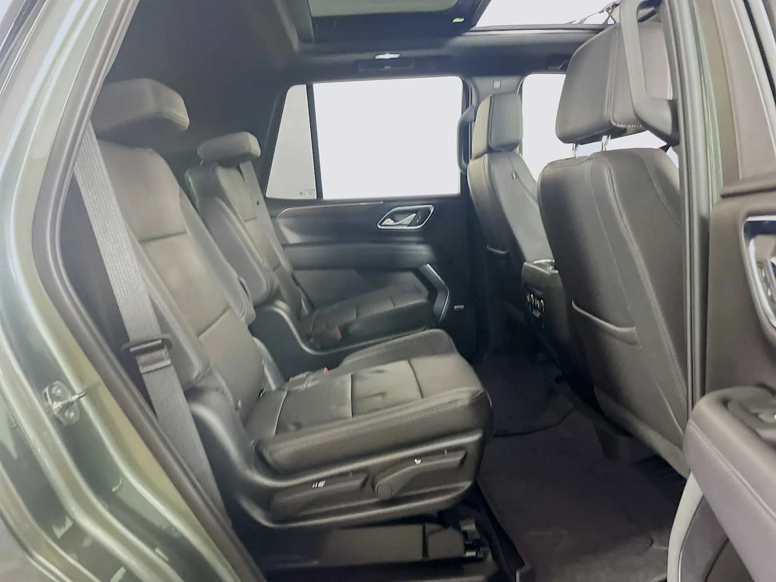 Used 2023 Silver Sage Metallic Chevrolet LT image 29