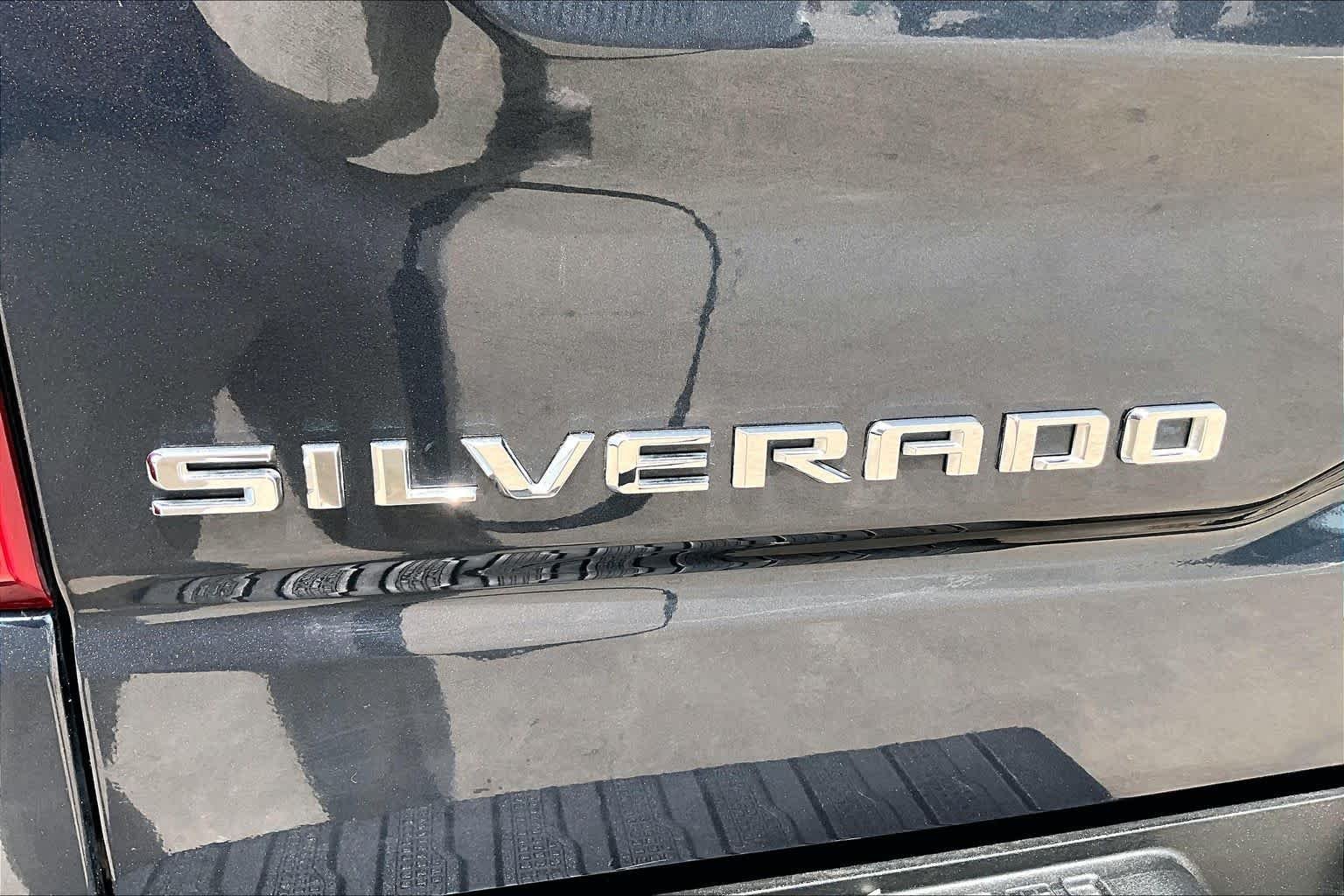 Used 2021 Shadow Gray Metallic Chevrolet Custom image 10