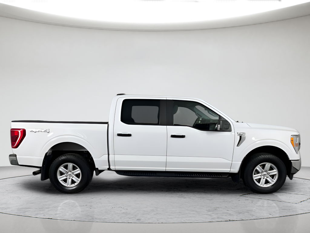 Used 2021 Oxford White Ford XLT image 2