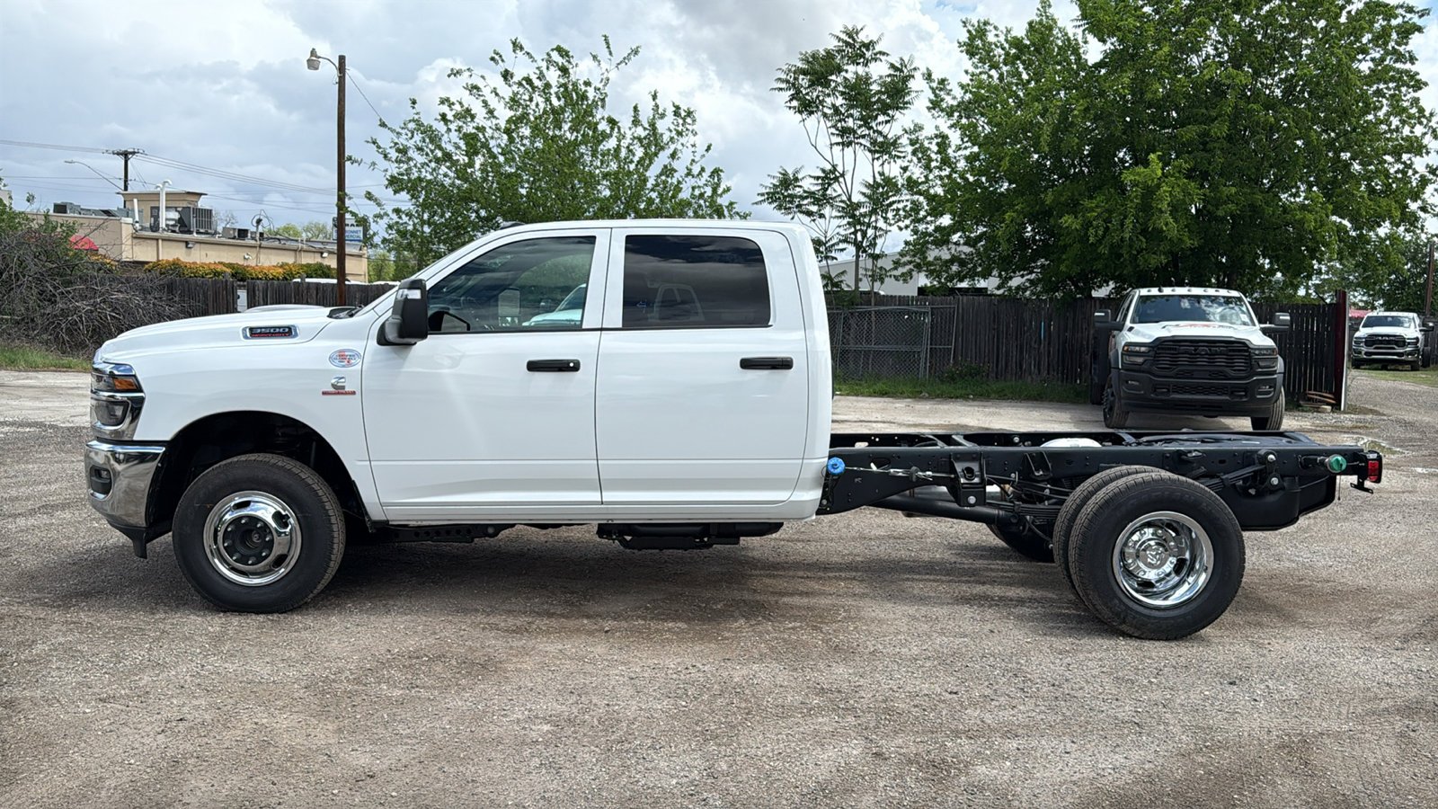 New 2026 Bright White Clear-Coat Exterior Paint RAM Tradesman image 2