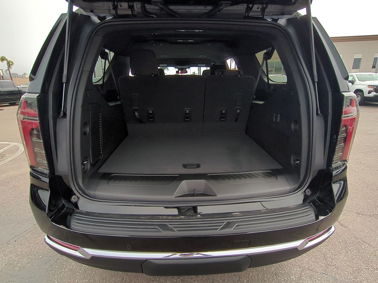 2026 Chevrolet Suburban LS - Photo 25