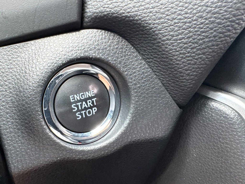 Used 2020 Silver Toyota XLE Premium image 22