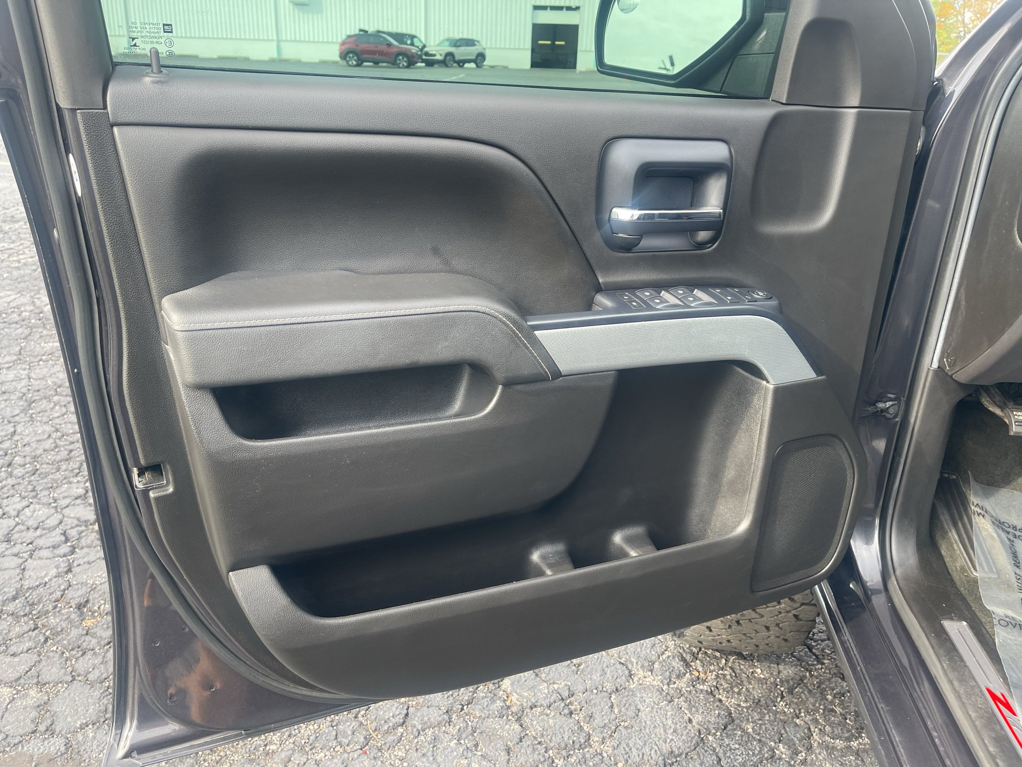 Used 2014 TUNGSTEN METALLIC Chevrolet LT image 22