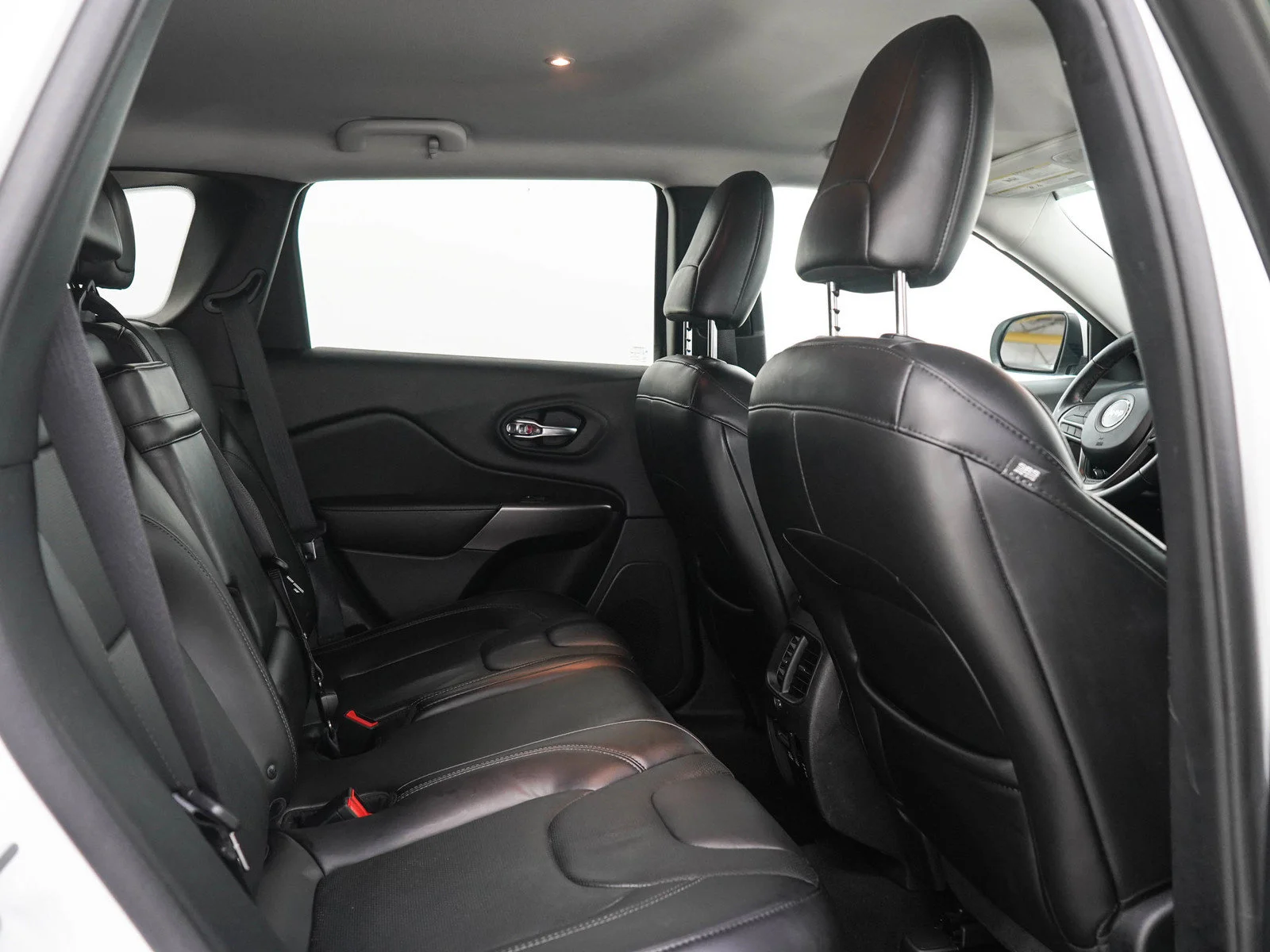 Used 2019 Bright White Clearcoat Jeep Limited image 13