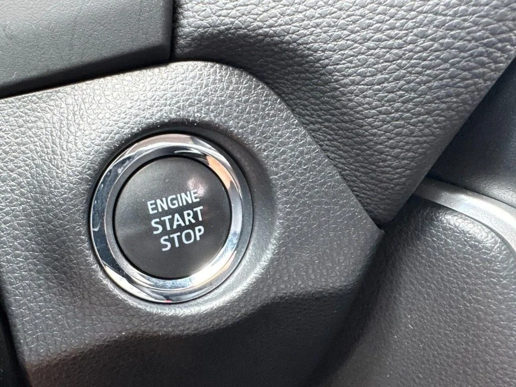 Used 2020 Silver Toyota XLE Premium image 22